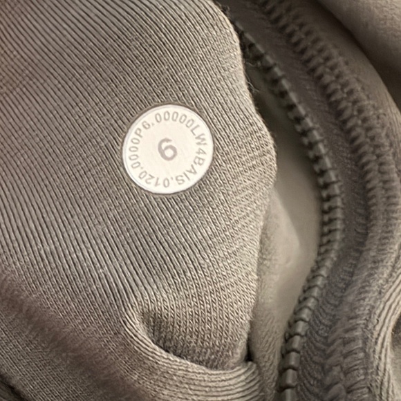 Lululemon Hooded Define Jacket! - Picture 8 of 8